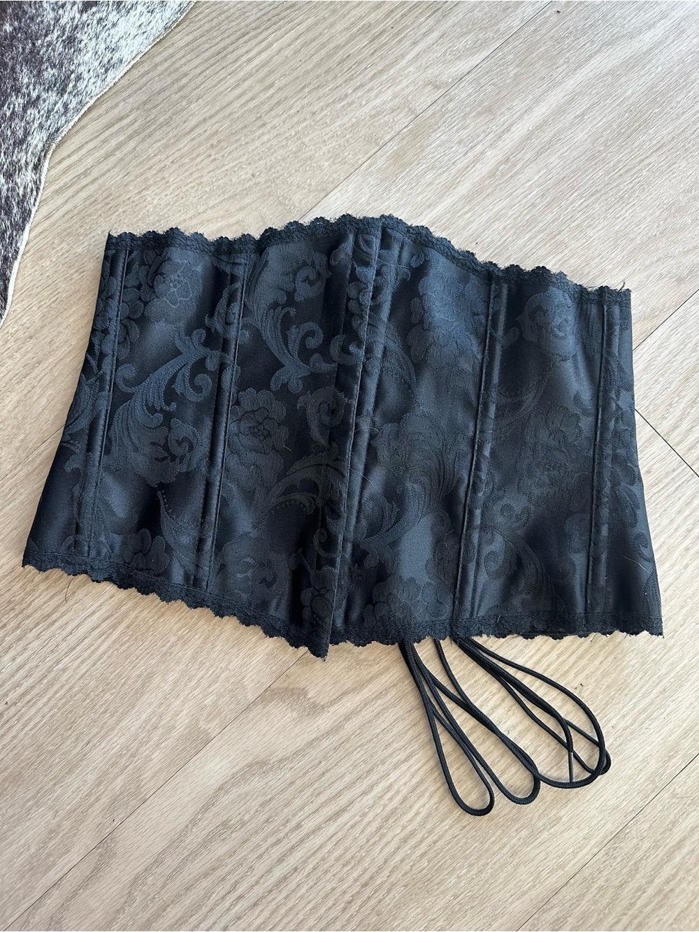 FREDERICKS OF HOLLYWOOD Jacquard Waist Corset
